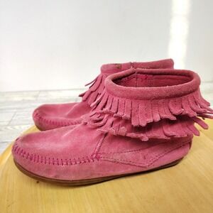 Minnetonka Kids Double Fringe Moccasin Boots Pink Suede Side Zip Youth Size 2‎